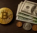 Криптовалюта против традиционных денег: почему выигрывает блокчейн